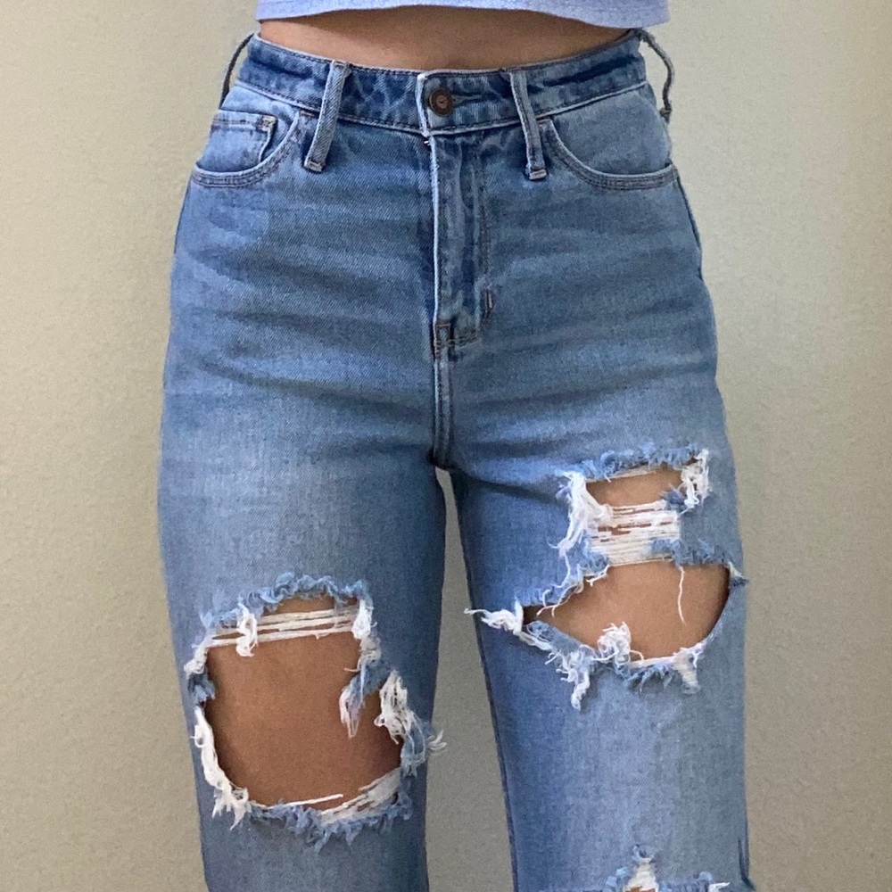 Highwaisted Mom Jeans (Size 25- 27)